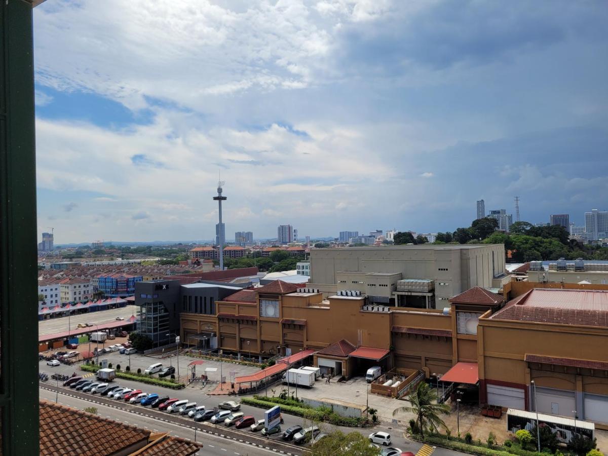 Mahkota By The Bliss Malacca Aparthotel Exterior foto